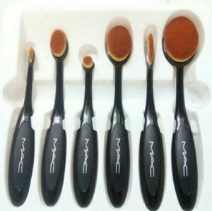 6 piece MAC oval brush set
